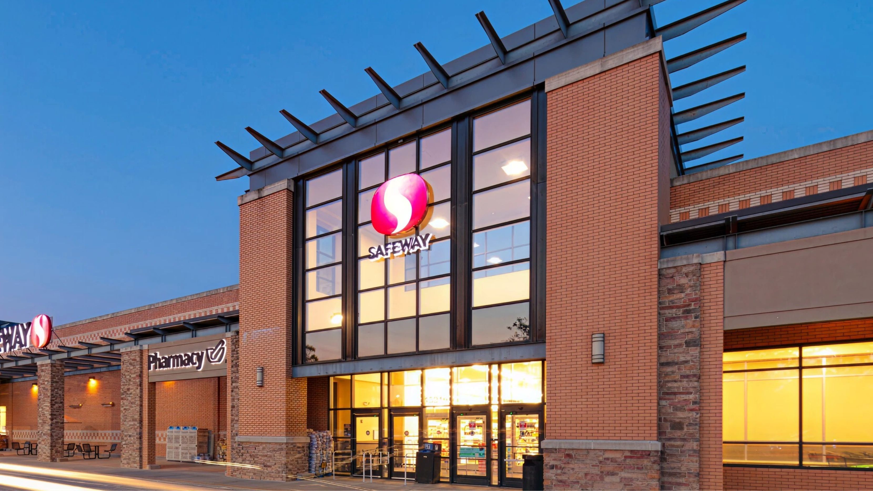 Strategic Acquisition Financing for a High‑Performing Retail Center